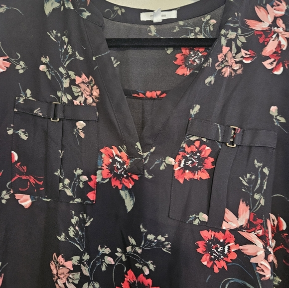 Floral Short Sleeve Blouse - Picture 2 of 4